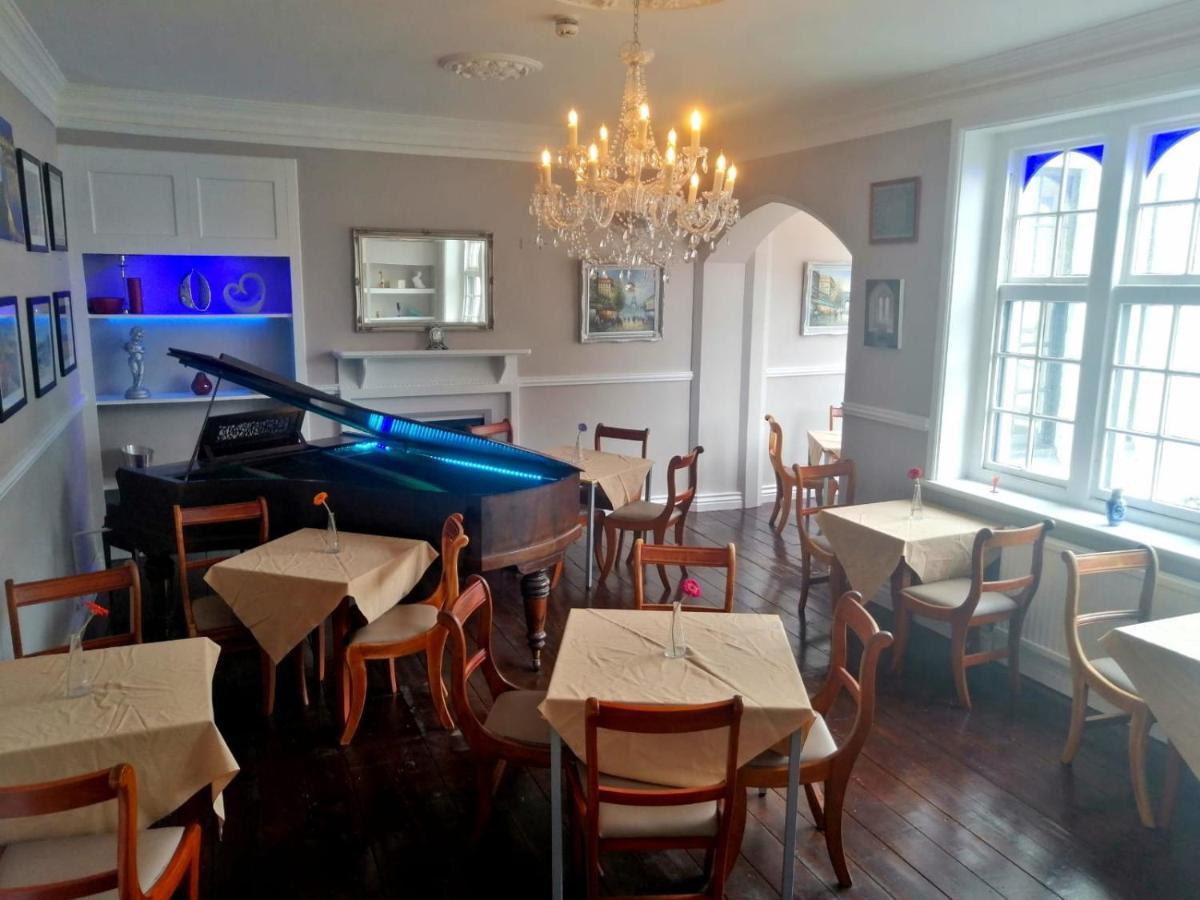 Oyo Timothy'S Hotel Tenby Eksteriør billede