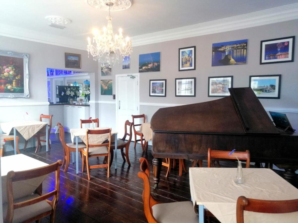 Oyo Timothy'S Hotel Tenby Eksteriør billede