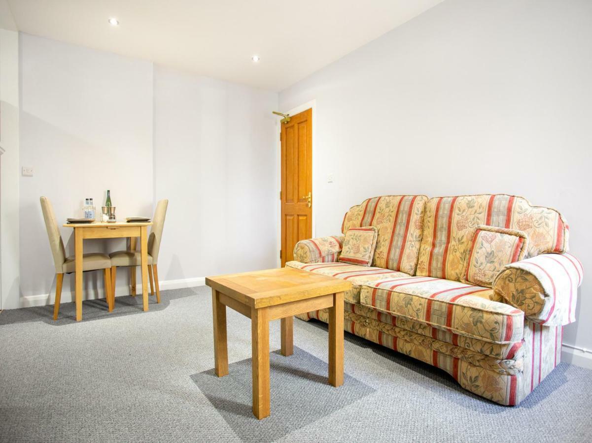 Oyo Timothy'S Hotel Tenby Eksteriør billede